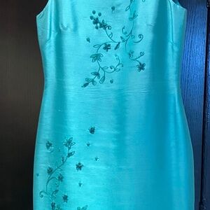 Stunning silk sheath dress size 6